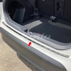画像5: TOYOTA YARIS CROSS MXPB/MXPJ1 リアバンパーステップガード